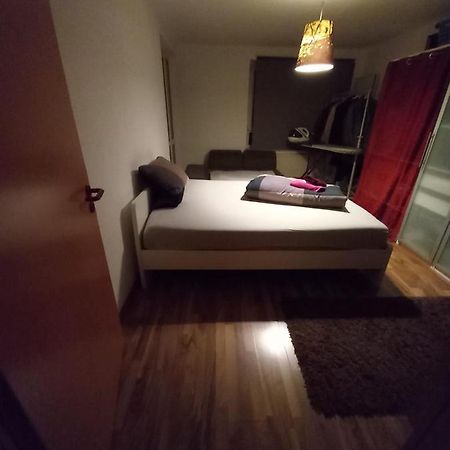 Tolle Private 2-Zimmer Wohnung Im Szene Bezirk Berlin-Friedrichshain Exterior photo
