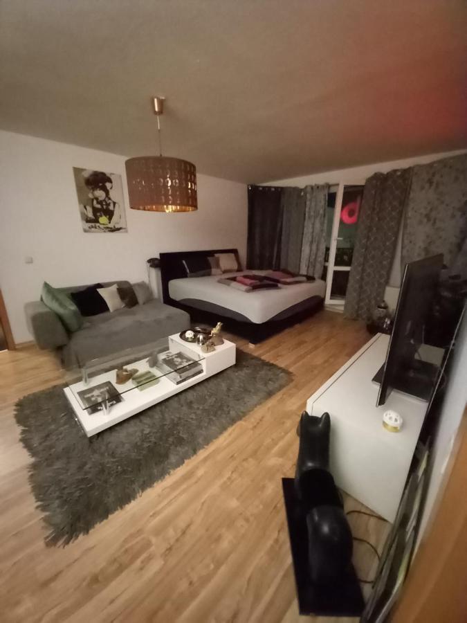 Tolle Private 2-Zimmer Wohnung Im Szene Bezirk Berlin-Friedrichshain Exterior photo